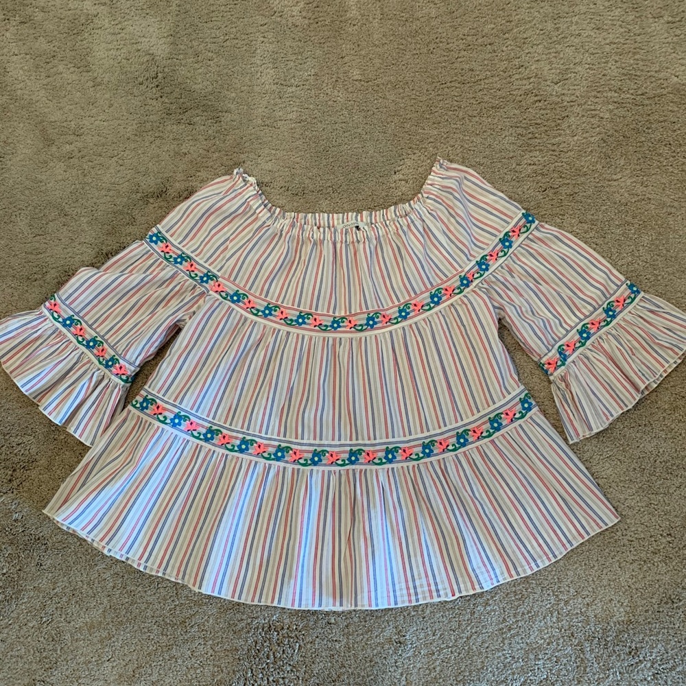 John Mark, Cute, Embroidered, Top
Size M
Excellent Condition